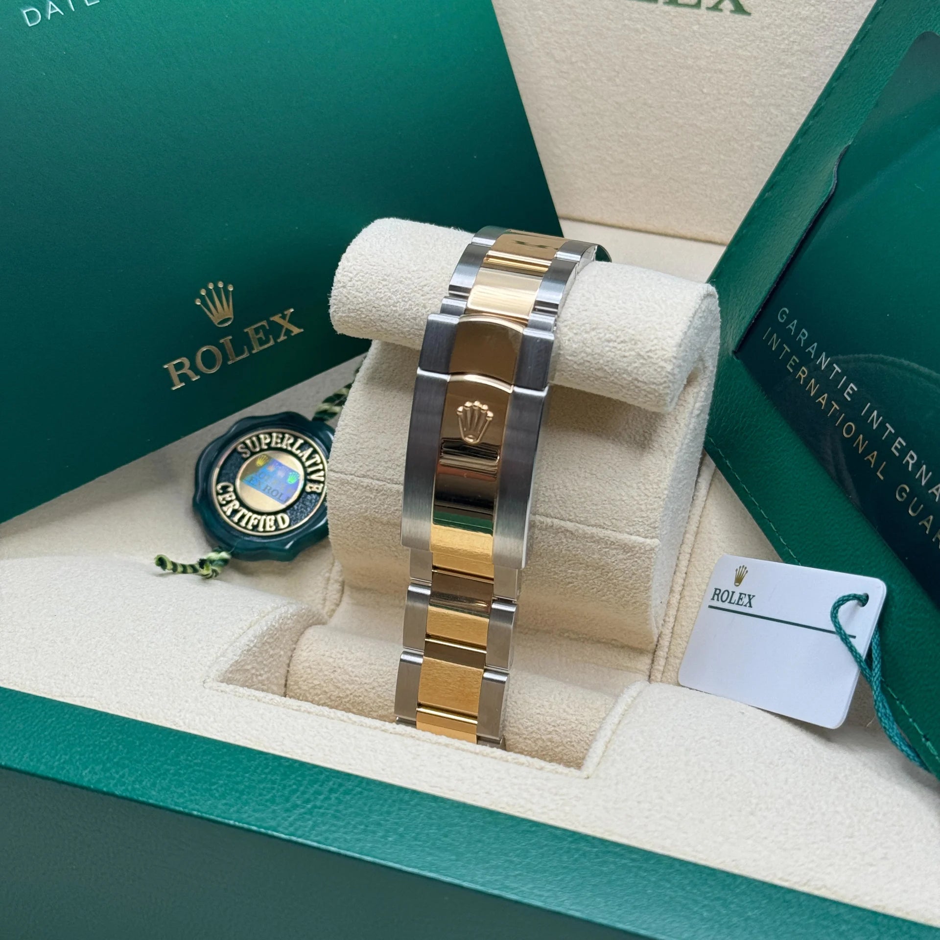Rolex  Datejust 41mm 126333 Two-Tone Yellow Gold Fluted Bezel "Wimbledon" Dial Oyster