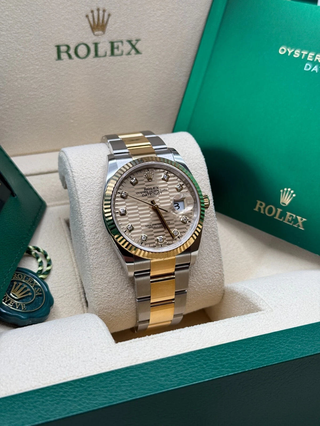Rolex  Datejust 36mm 126233 Champagne Fluted Motif Diamond Dial Jubilee Bracelet