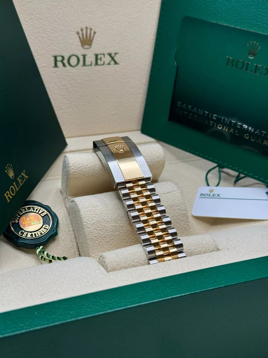 Rolex  Datejust 36mm 126233 Champagne Fluted Motif Diamond Dial Jubilee Bracelet