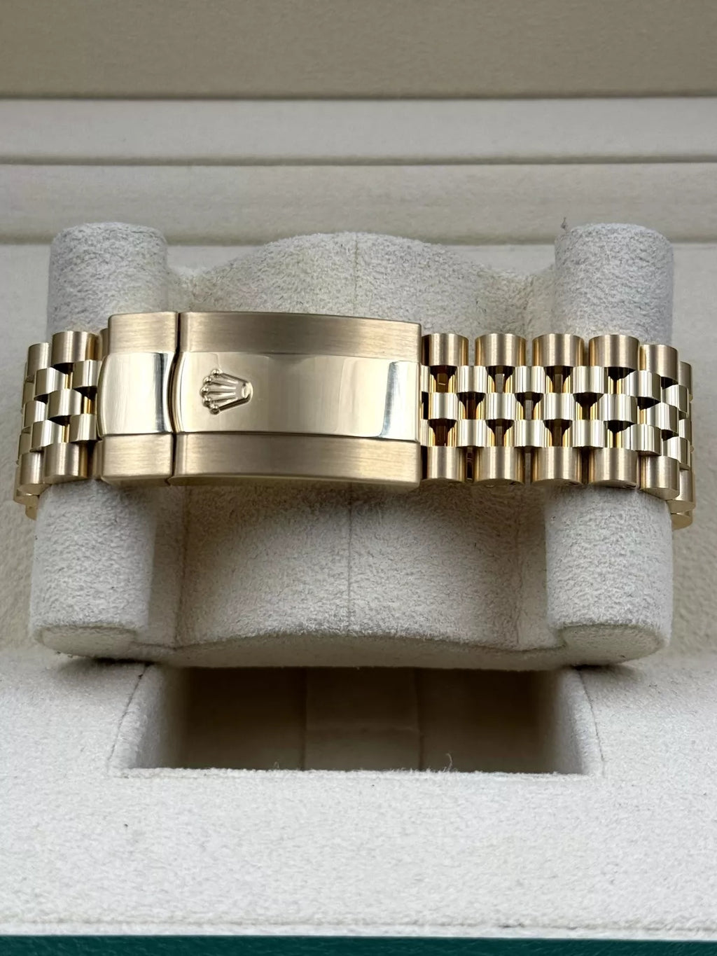 Rolex  Sky-Dweller 42mm 336938-0004 Yellow Gold Champagne Dial Jubilee