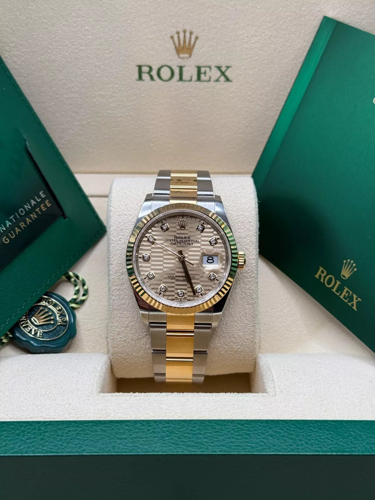 Rolex  Datejust 36mm 126233 Champagne Fluted Motif Diamond Dial Jubilee Bracelet