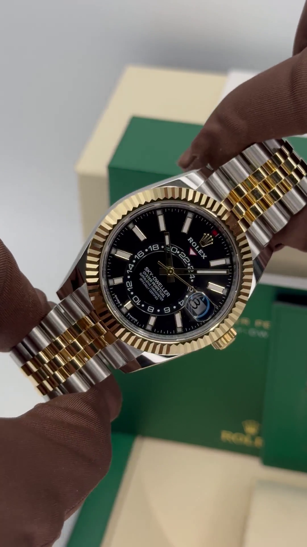 Rolex  Sky-Dweller 42mm 336933-0004 Two-Tone Yellow Gold Black Dial Jubilee